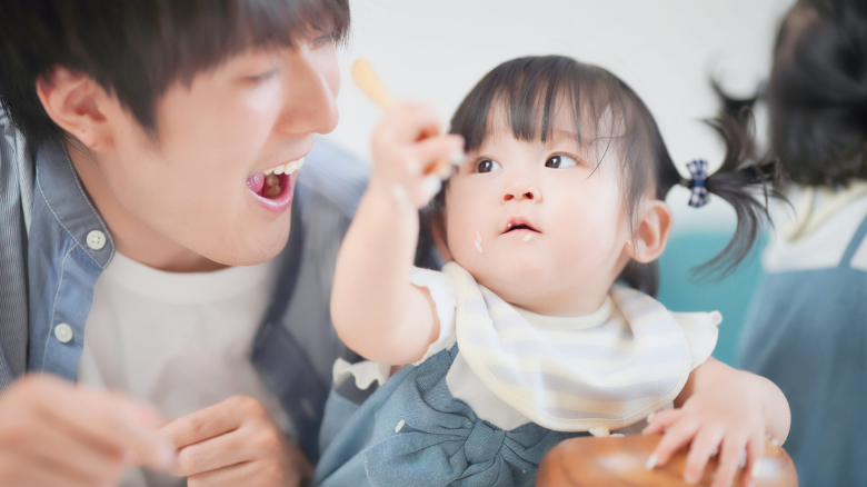 手づかみ食べっていつから 始めてokなサインをチェックして進めよう 管理栄養士ママの離乳食blog